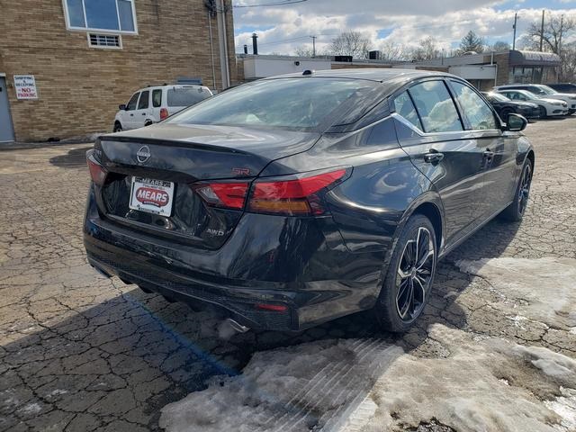 2025 Nissan Altima 2.5 SR photo 4