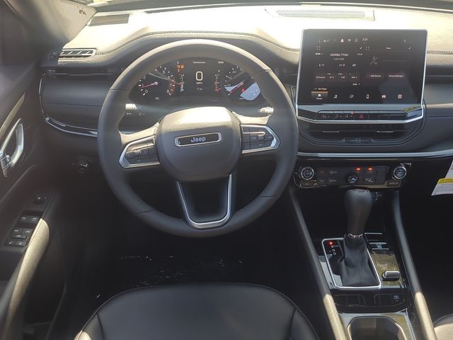 2026 Jeep Compass Latitude photo 8