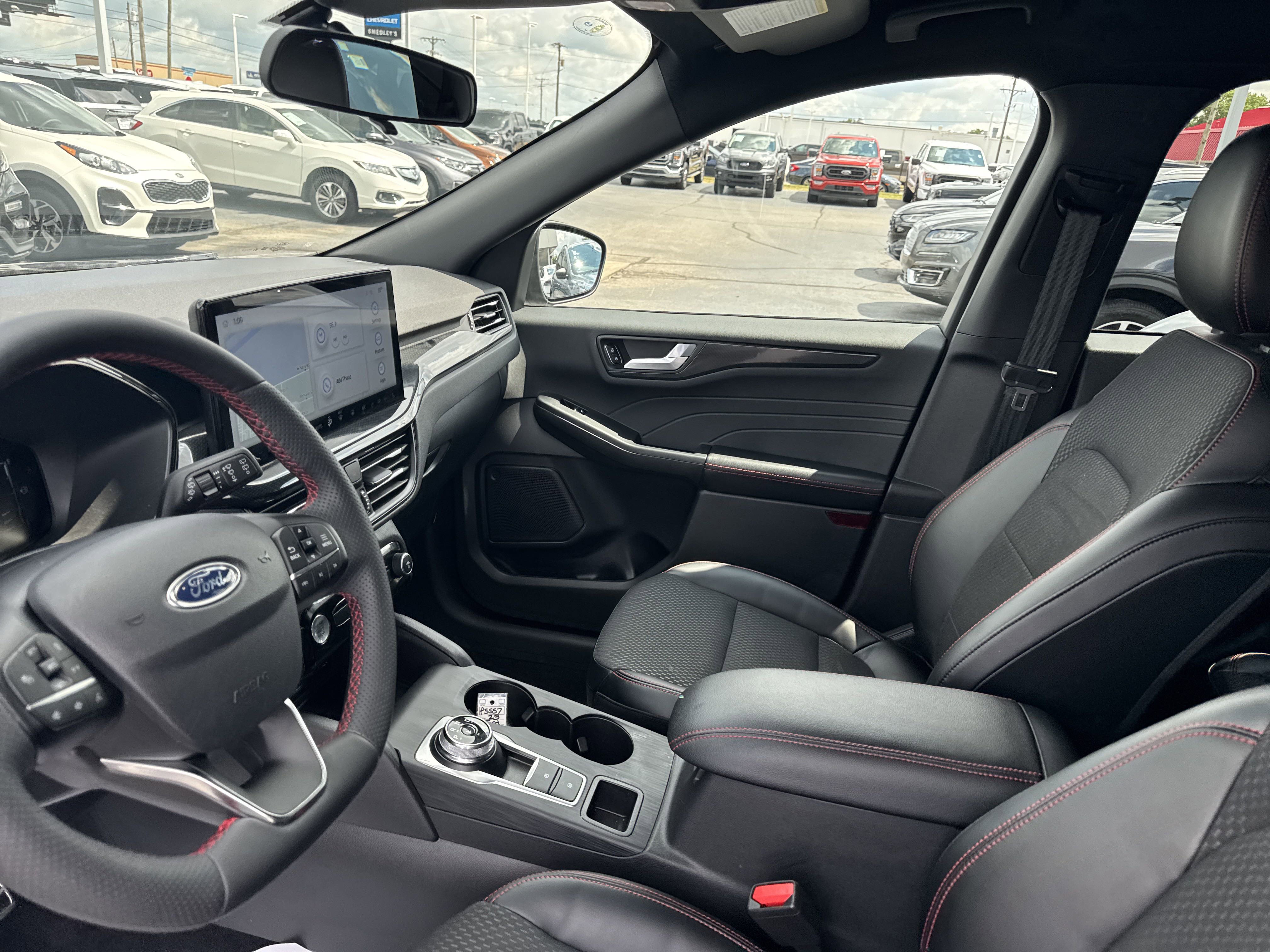 2023 Ford Escape ST-Line photo 8