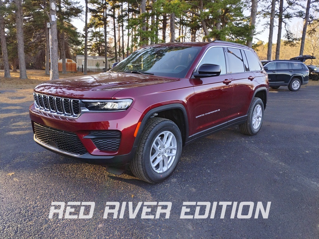 2025 Jeep Grand Cherokee Laredo's photo