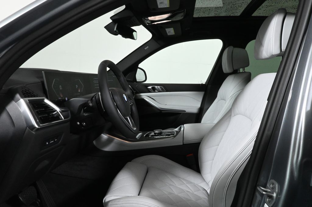 2026 Bmw X5 xDrive50e photo 2