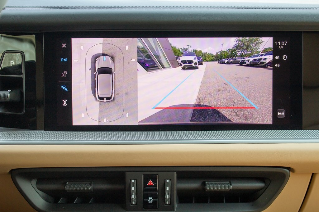 2025 Porsche Cayenne Base photo 15