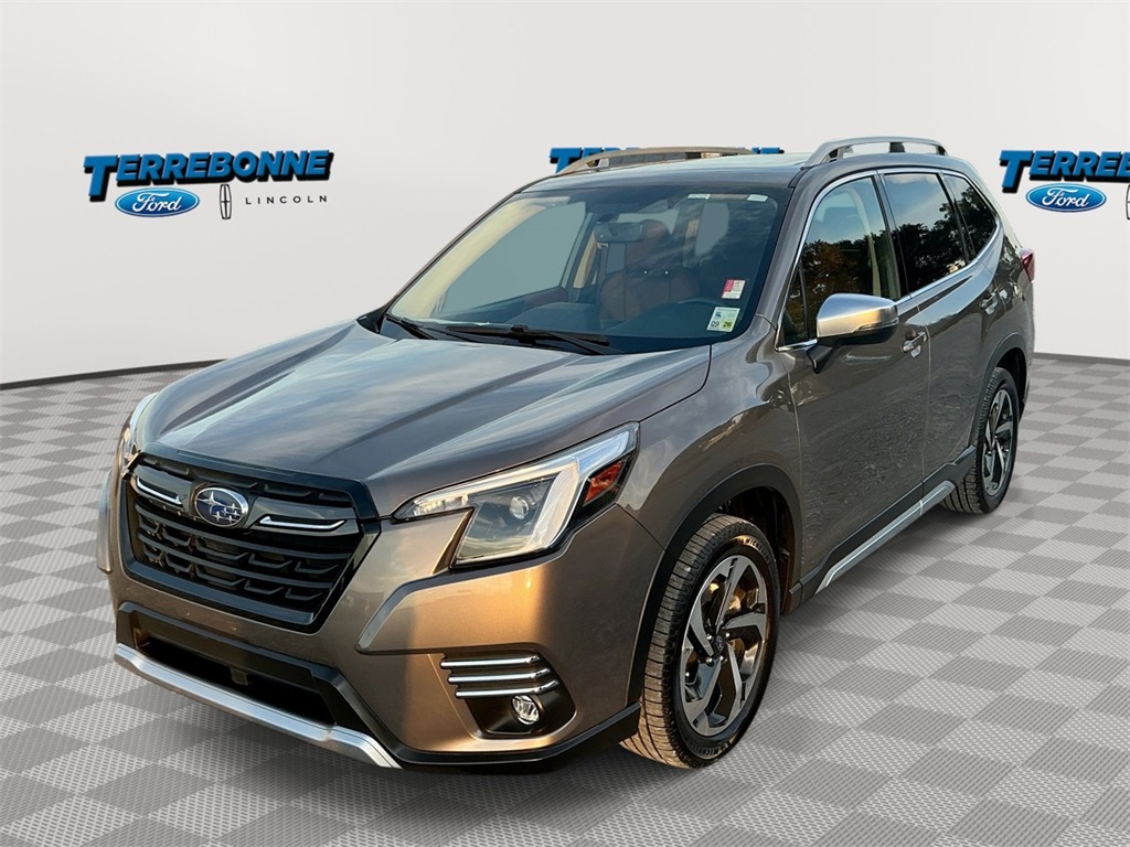 2023 Subaru Forester Touring's photo