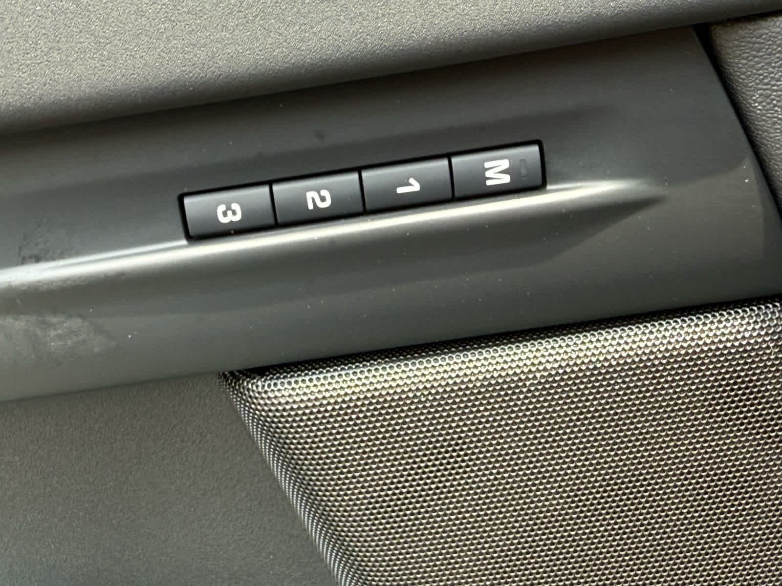2024 Land Rover Range Rover Evoque Dynamic SE photo 24