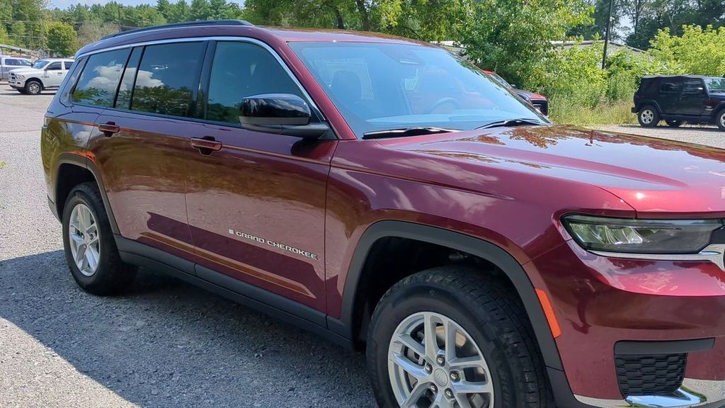 2025 Jeep Grand Cherokee Laredo X photo 5