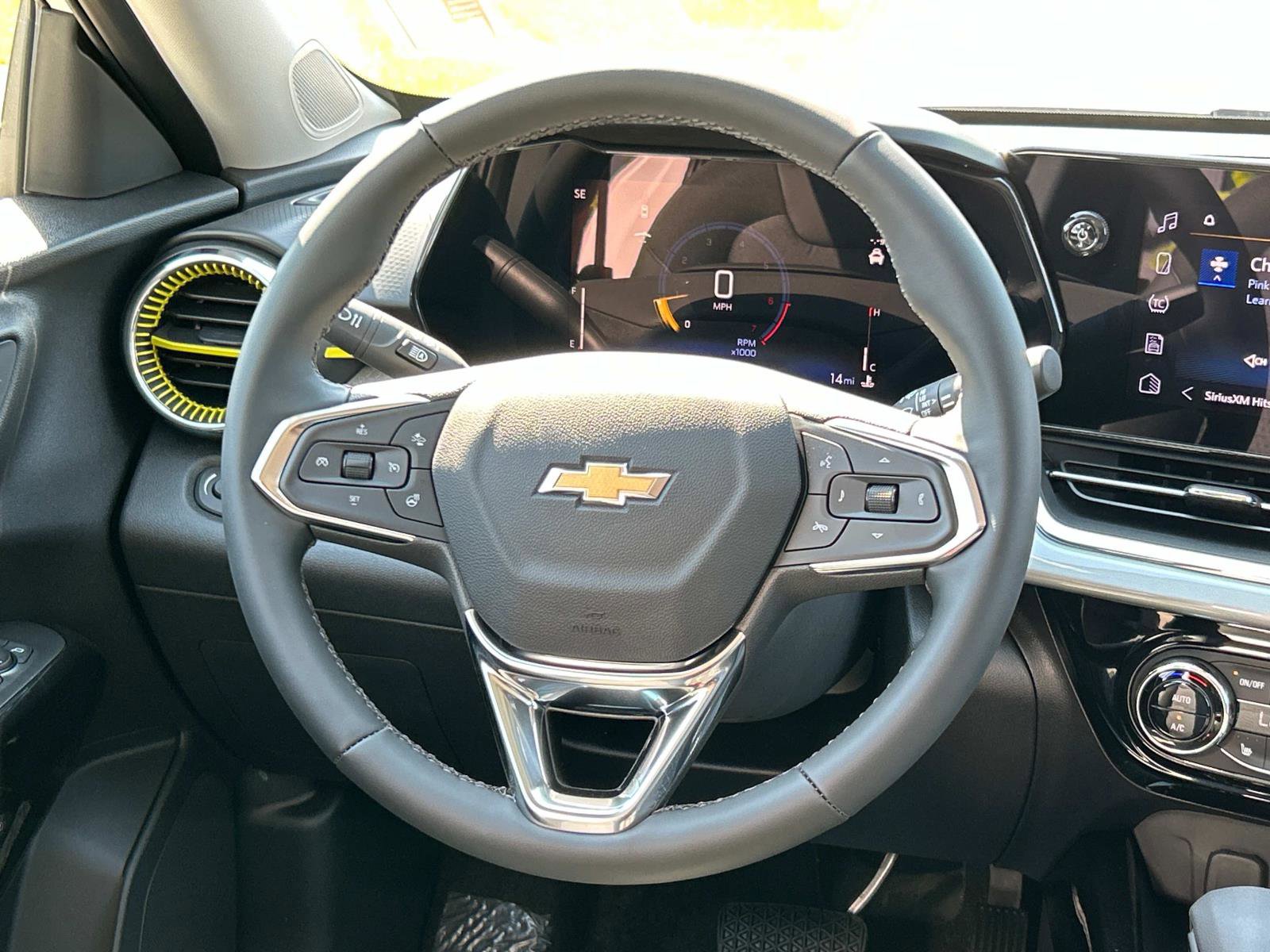 2025 Chevrolet Trax LT photo 14