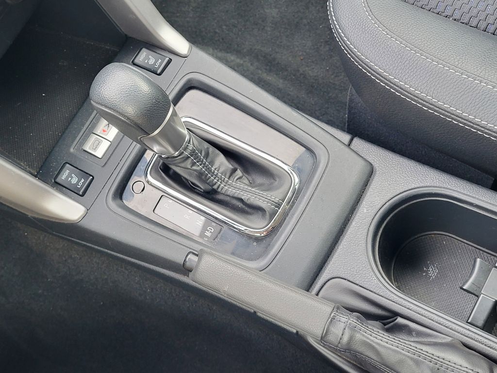 2016 Subaru Forester 2.0XT Premium photo 14