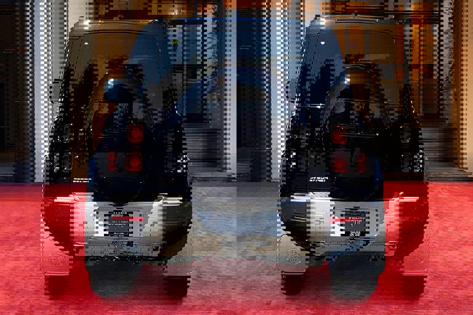 2025 Land Rover Defender 110 S photo 4