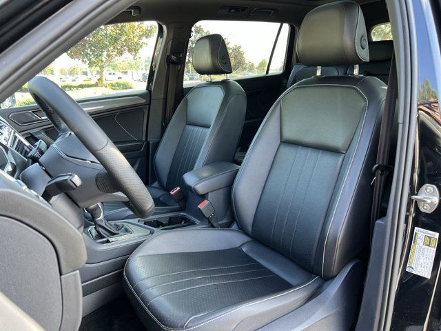 2022 Volkswagen Tiguan SE R-Line Black photo 3