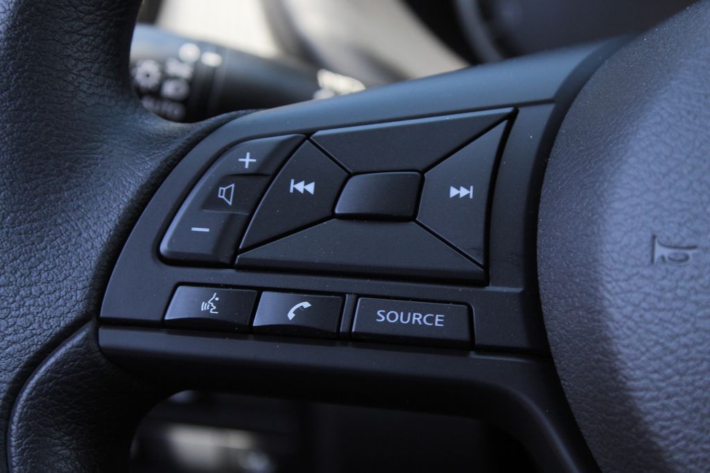2025 Nissan Kicks Play S photo 23