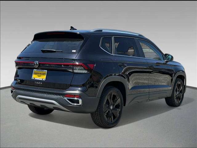 2025 Volkswagen Taos SE photo 4