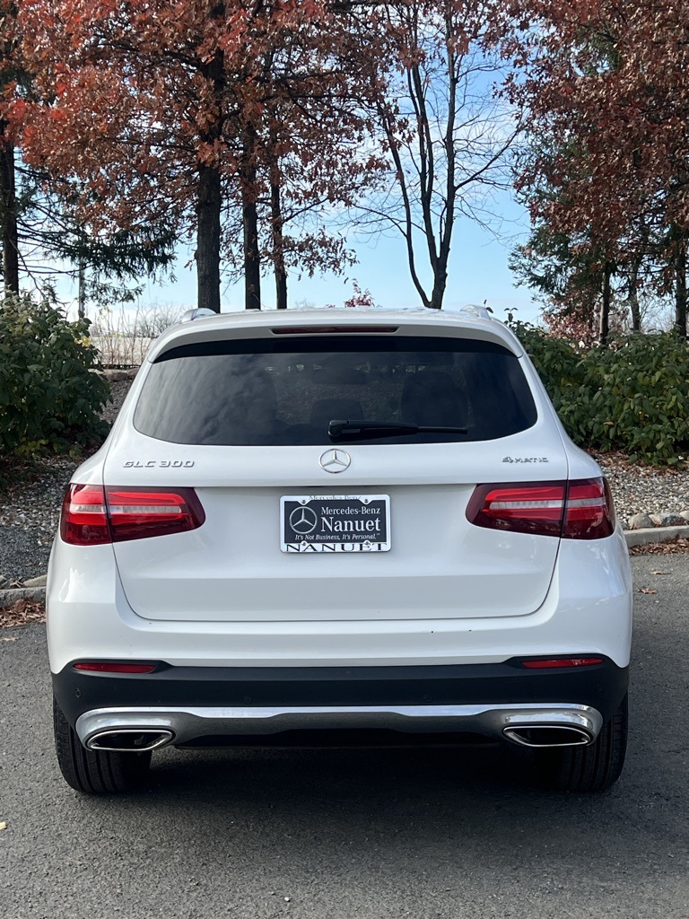 2018 Mercedes Benz GLC 300 4MATIC photo 3