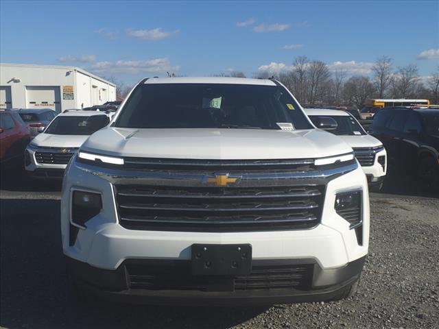 2024 Chevrolet Traverse photo 2