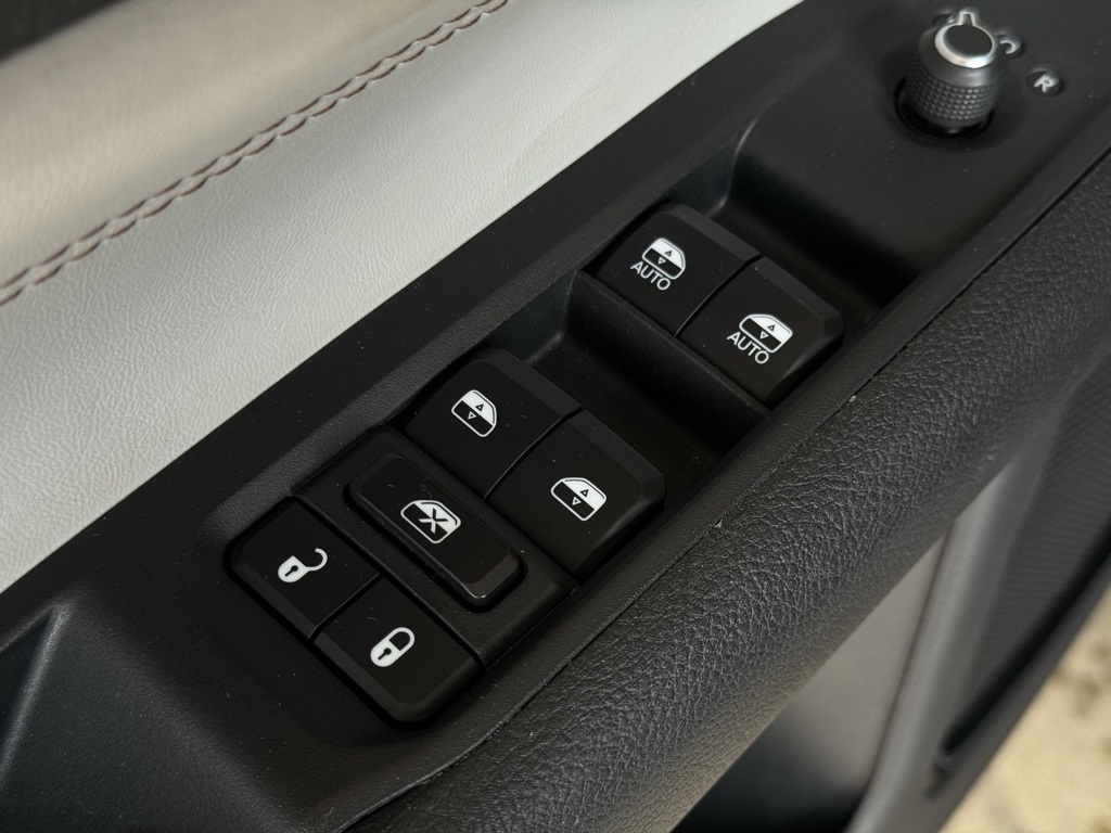 2022 Jeep Compass Limited photo 9