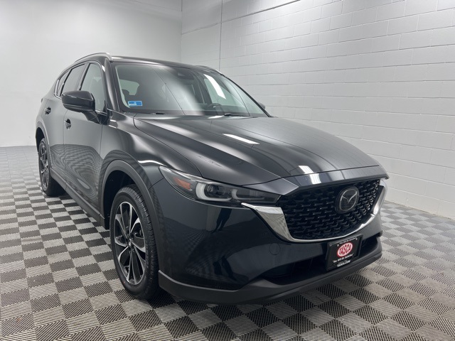 2022 Mazda CX-5 S Premium package's photo