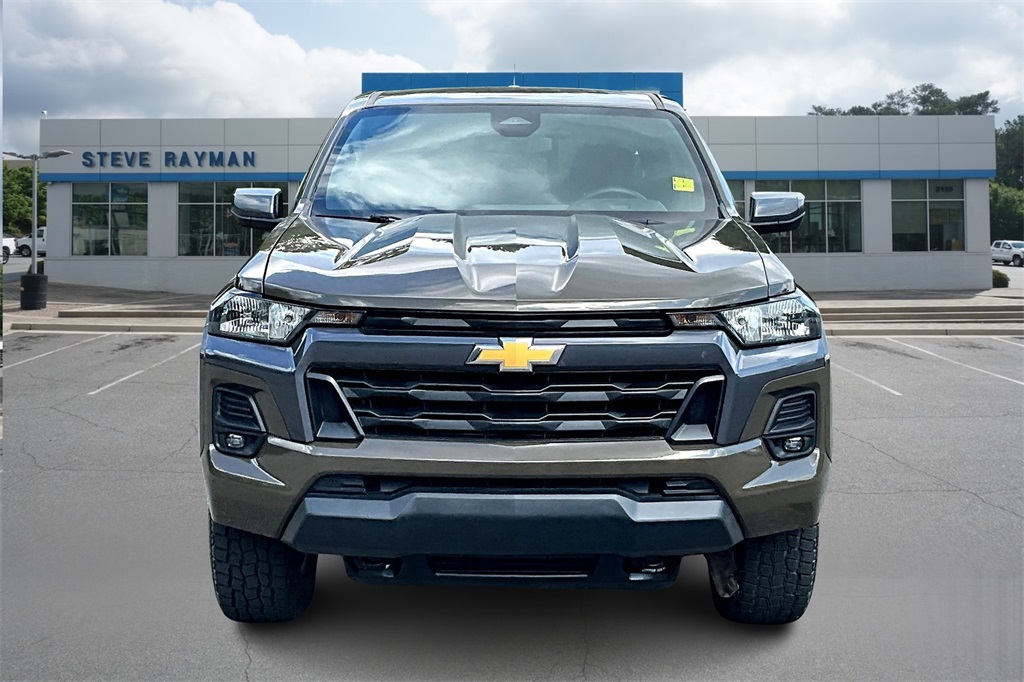 2023 Chevrolet Colorado LT photo 2