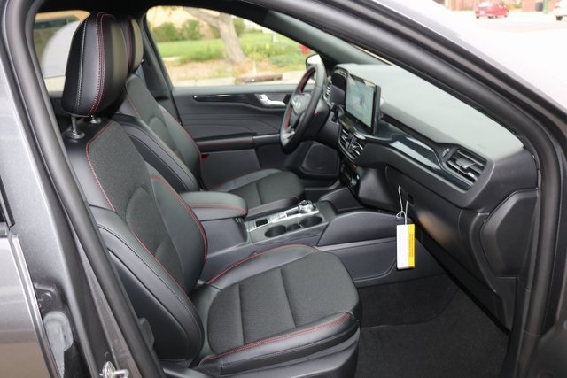 2025 Ford Escape Hybrid ST-Line Select photo 24