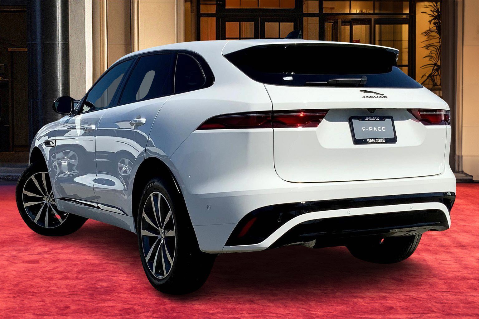 2025 Jaguar F-PACE P250 R-Dynamic S photo 3