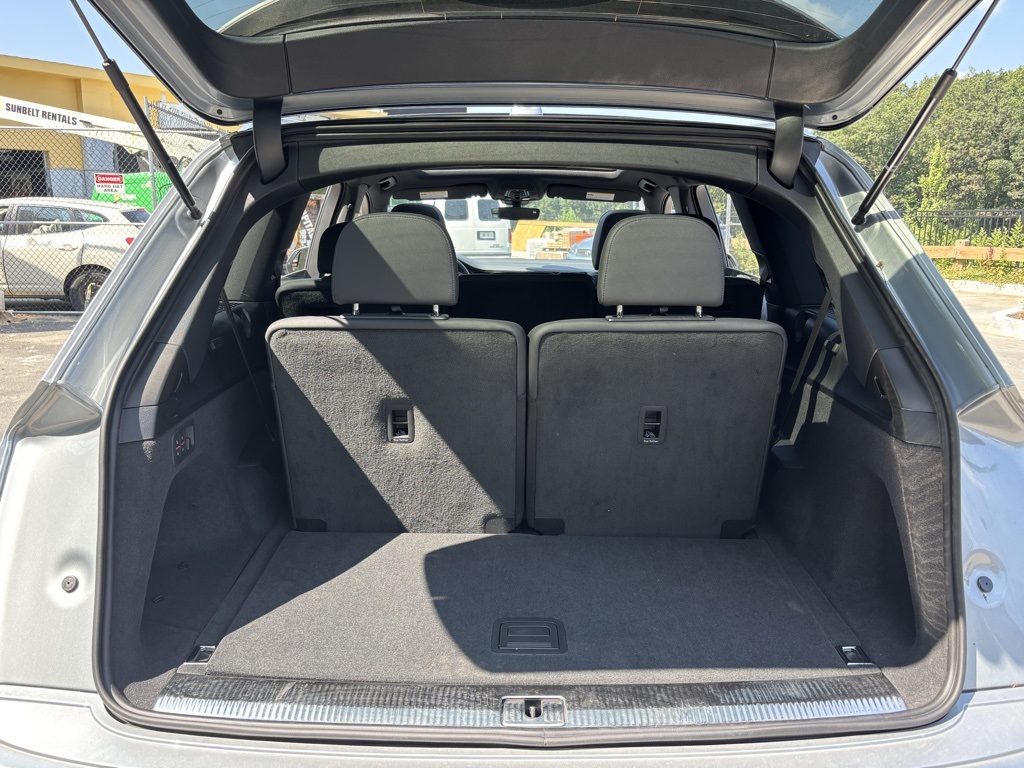 2025 Audi Q7 55 Premium Plus photo 9
