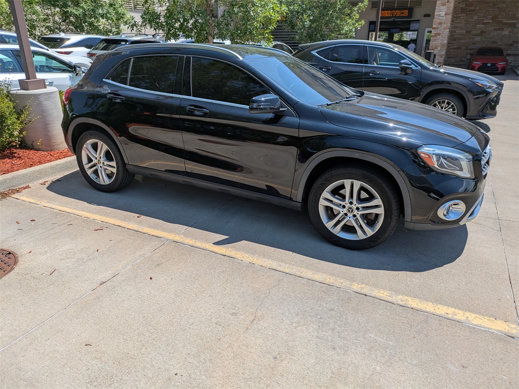2019 Mercedes Benz GLA 250 photo 2