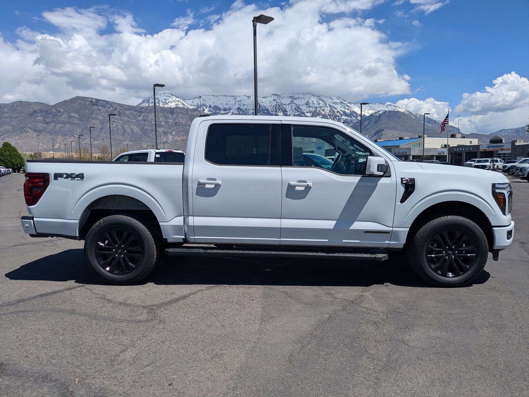 2025 Ford F-150 Lariat photo 2