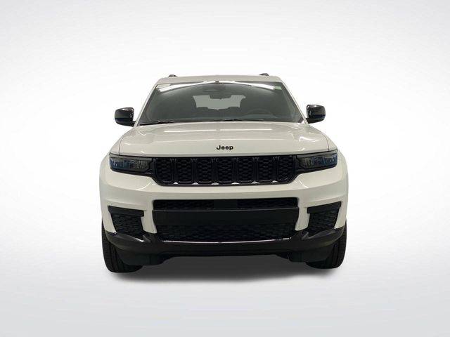 2025 Jeep Grand Cherokee Altitude photo 10