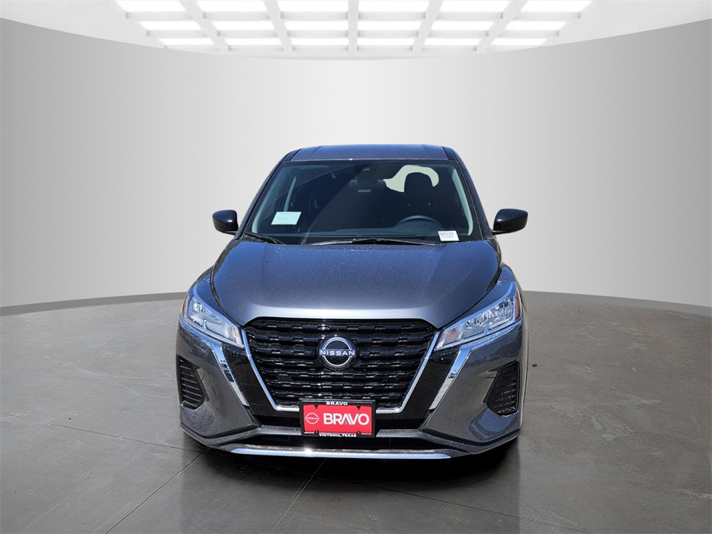 2025 Nissan Kicks Play S photo 2