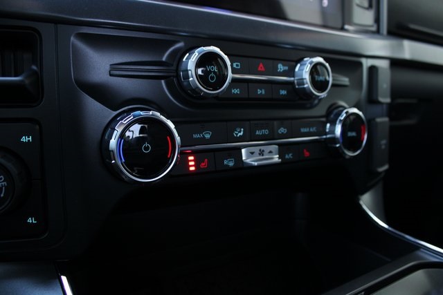 2025 Ford F-150 XLT photo 2