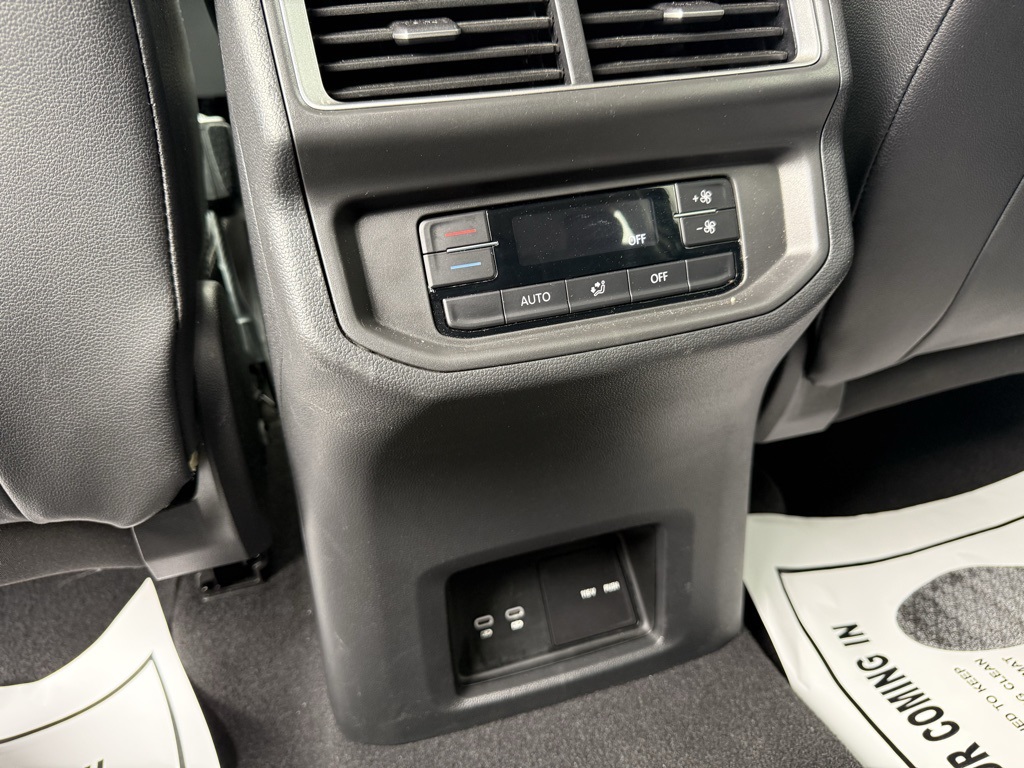 2024 Volkswagen Atlas SE Technology photo 21