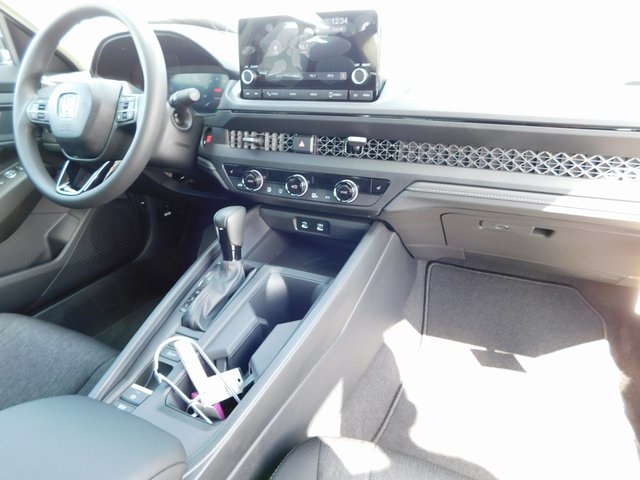 2025 Honda Accord SE photo 19