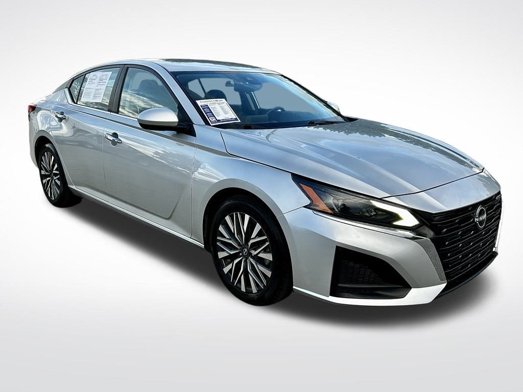 2023 Nissan Altima 2.5 SV photo 2