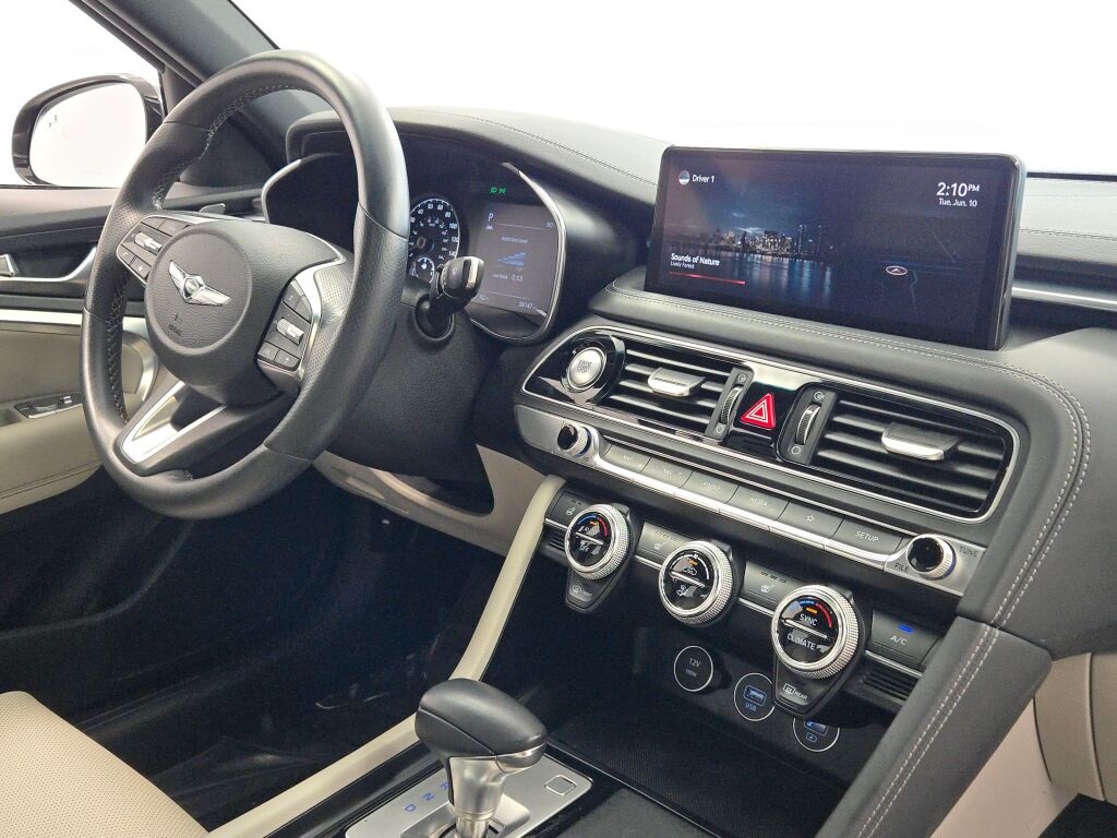 2022 Genesis G70 2.0T photo 8