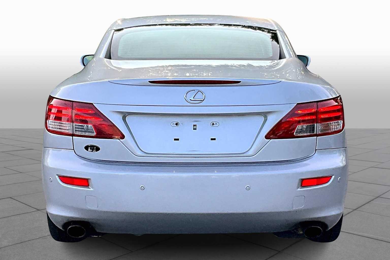 2011 Lexus IS 250C photo 4