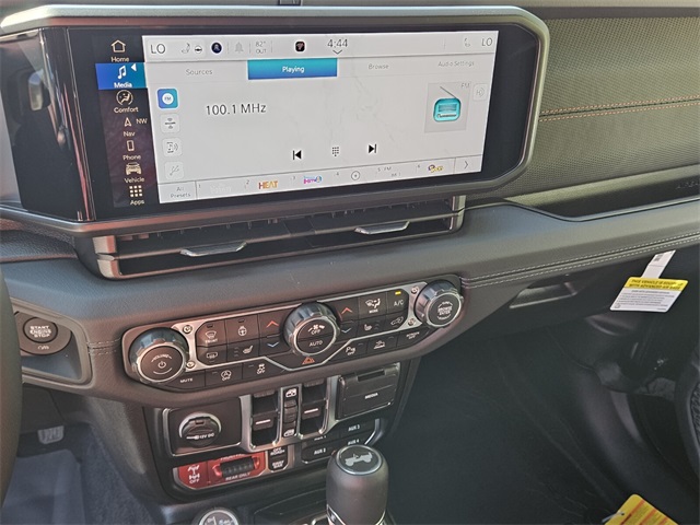 2025 Jeep Wrangler Rubicon X photo 19