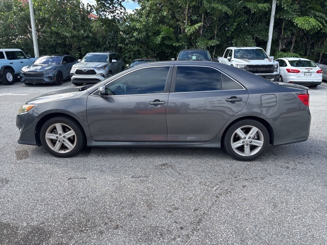 2014 Toyota Camry SE photo 6