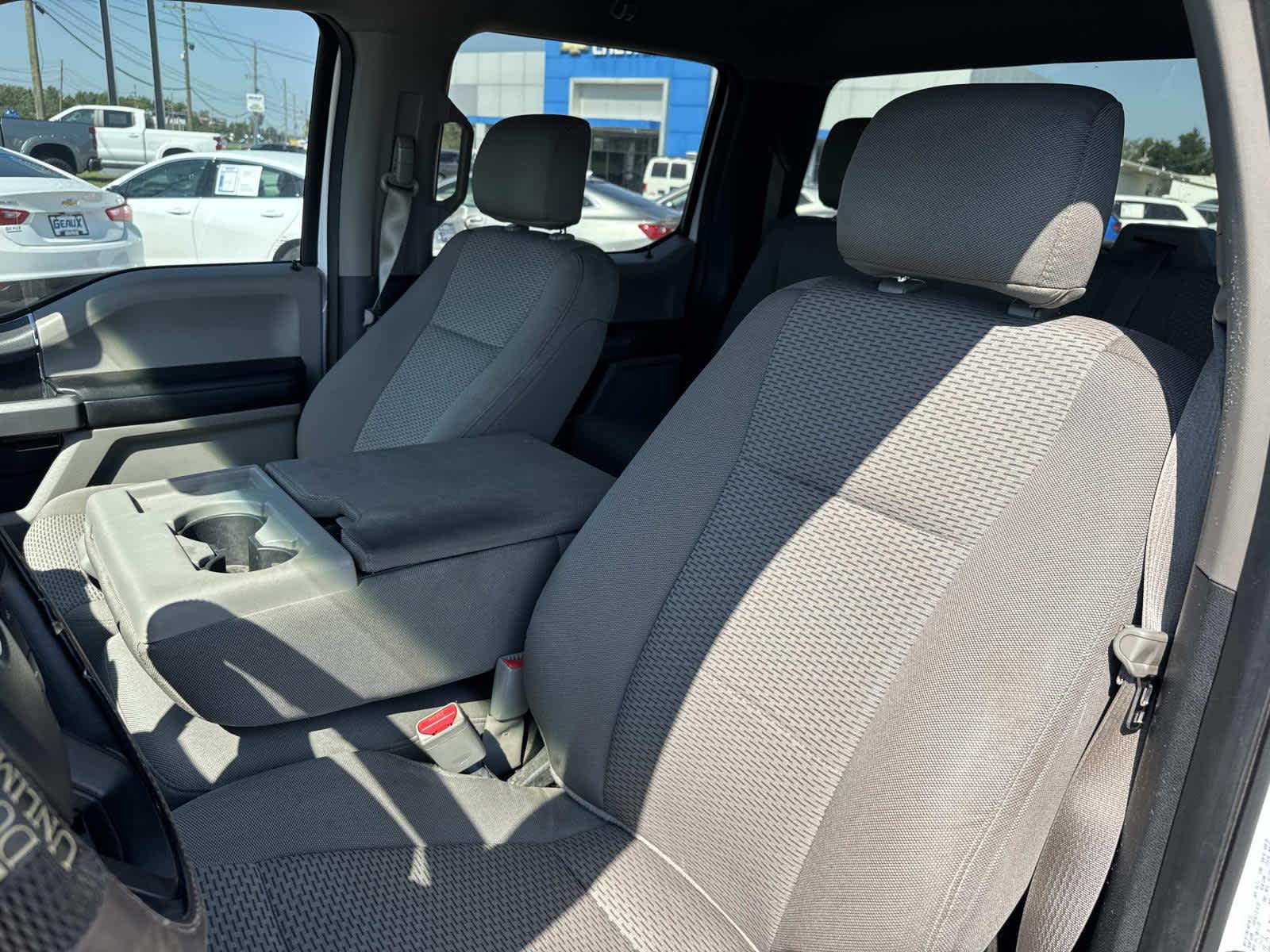 2015 Ford F-150 XLT photo 31