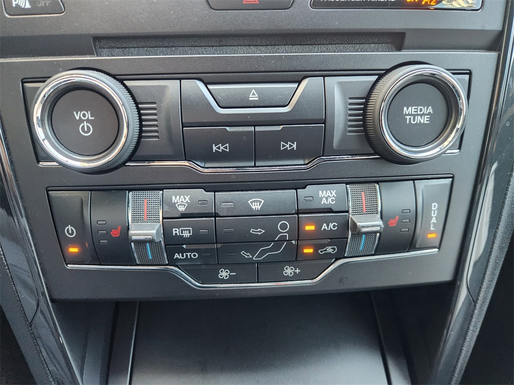 2018 Ford Explorer XLT photo 15