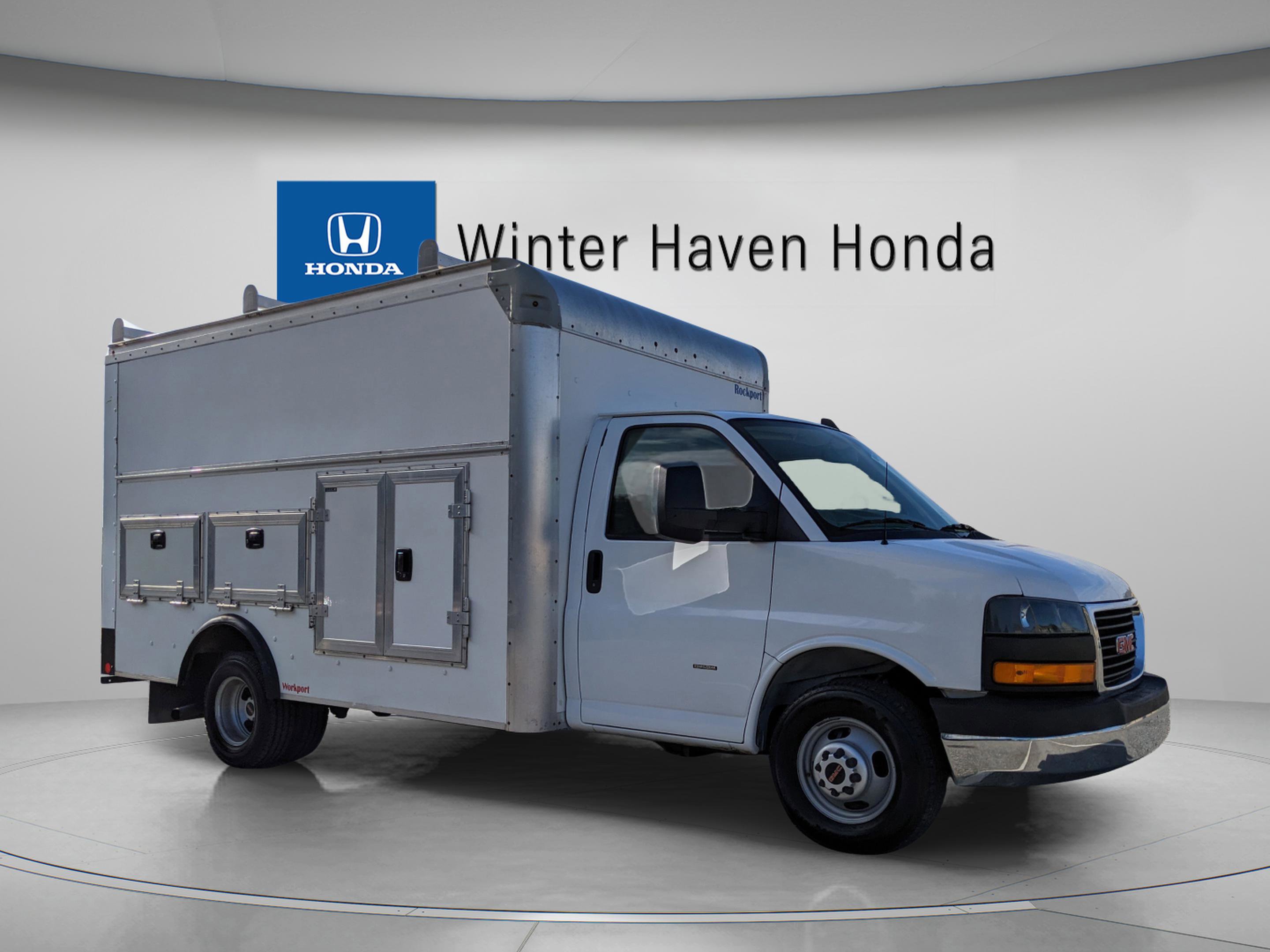 2022 GMC Savana Cutaway Work Van's photo