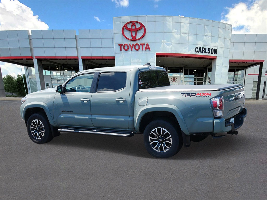 2023 Toyota Tacoma TRD Off-Road photo 2