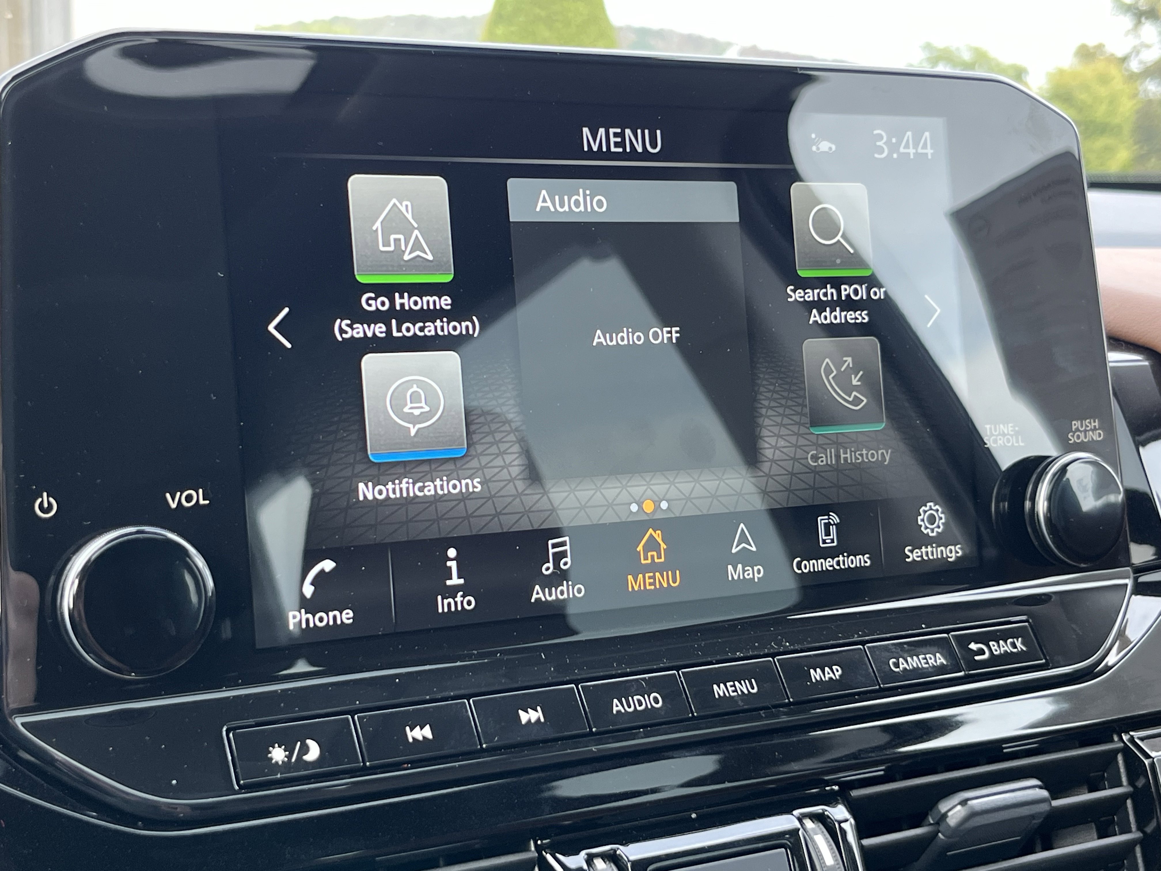 2025 Nissan Pathfinder Platinum photo 3