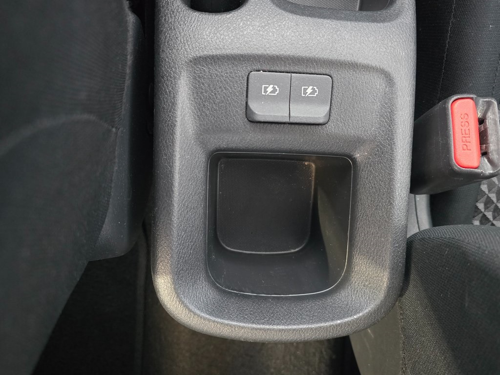 2023 Nissan Versa S photo 17