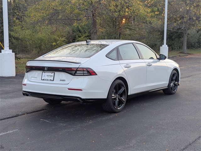 2025 Honda Accord Hybrid Sport-L photo 6