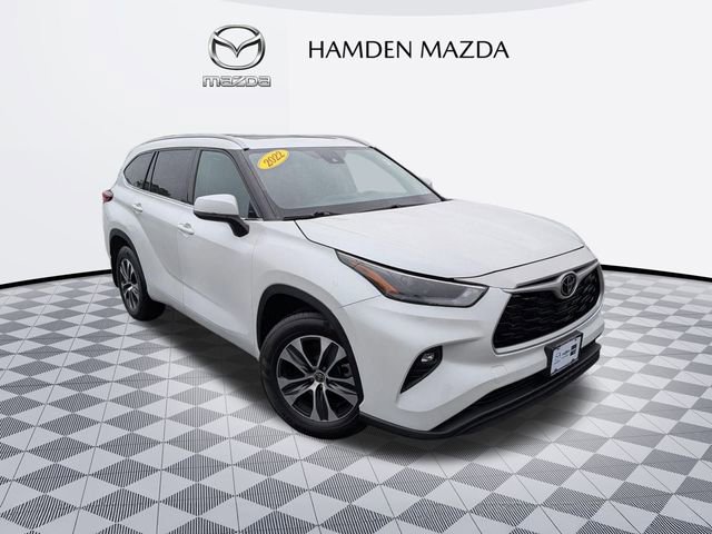 2022 Toyota Highlander XLE's photo
