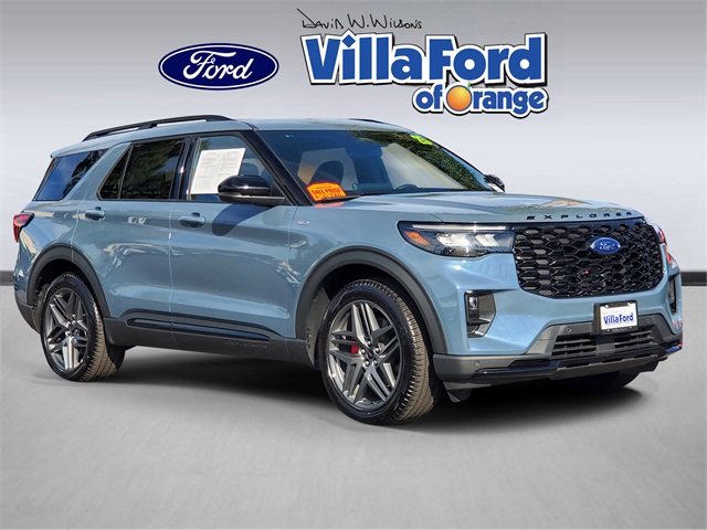 2025 Ford Explorer ST-LINE's photo