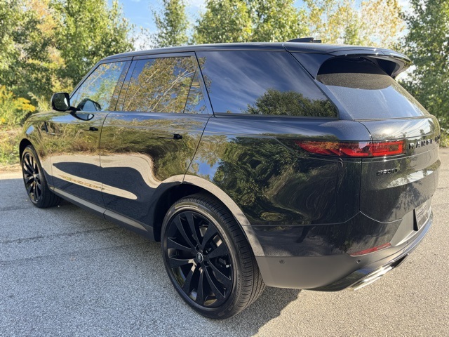 2025 Land Rover Range Rover Sport SE photo 10