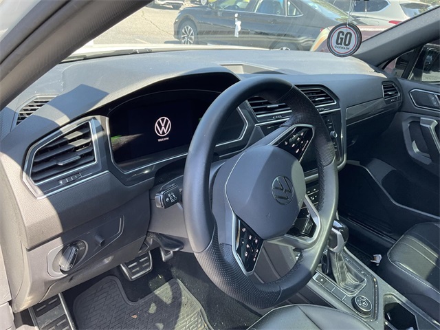 2022 Volkswagen Tiguan SE R-Line Black photo 8
