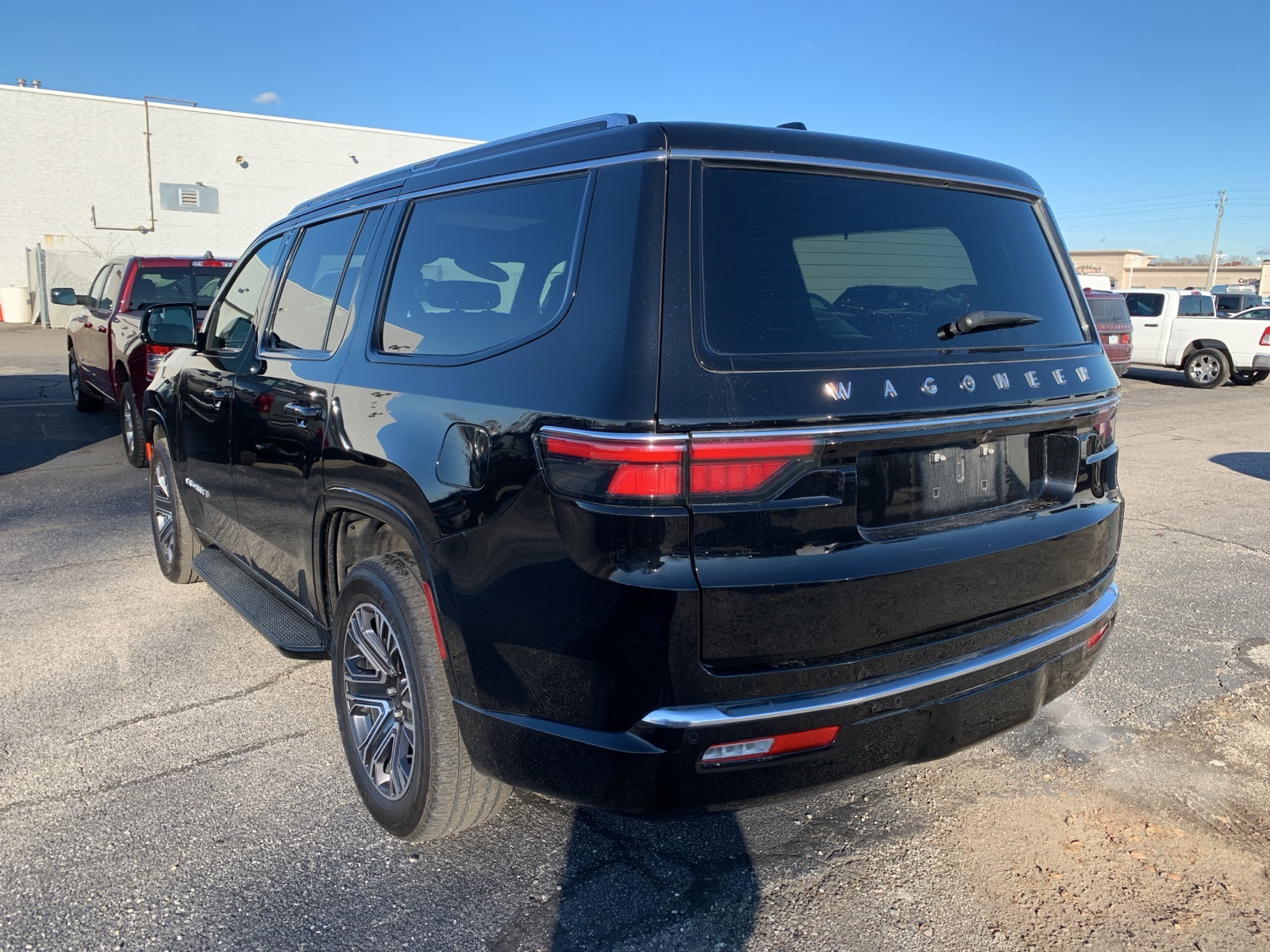 2024 Jeep Wagoneer Base photo 3