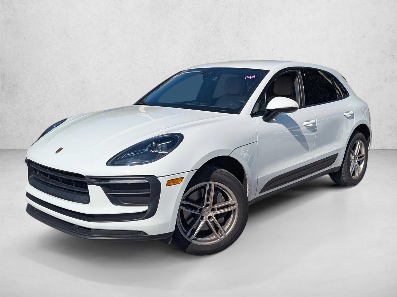 2022 Porsche Macan Base's photo