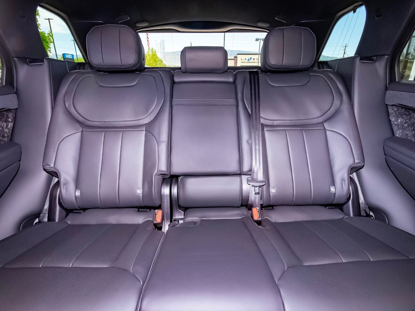 2025 Land Rover Range Rover Sport SE photo 38