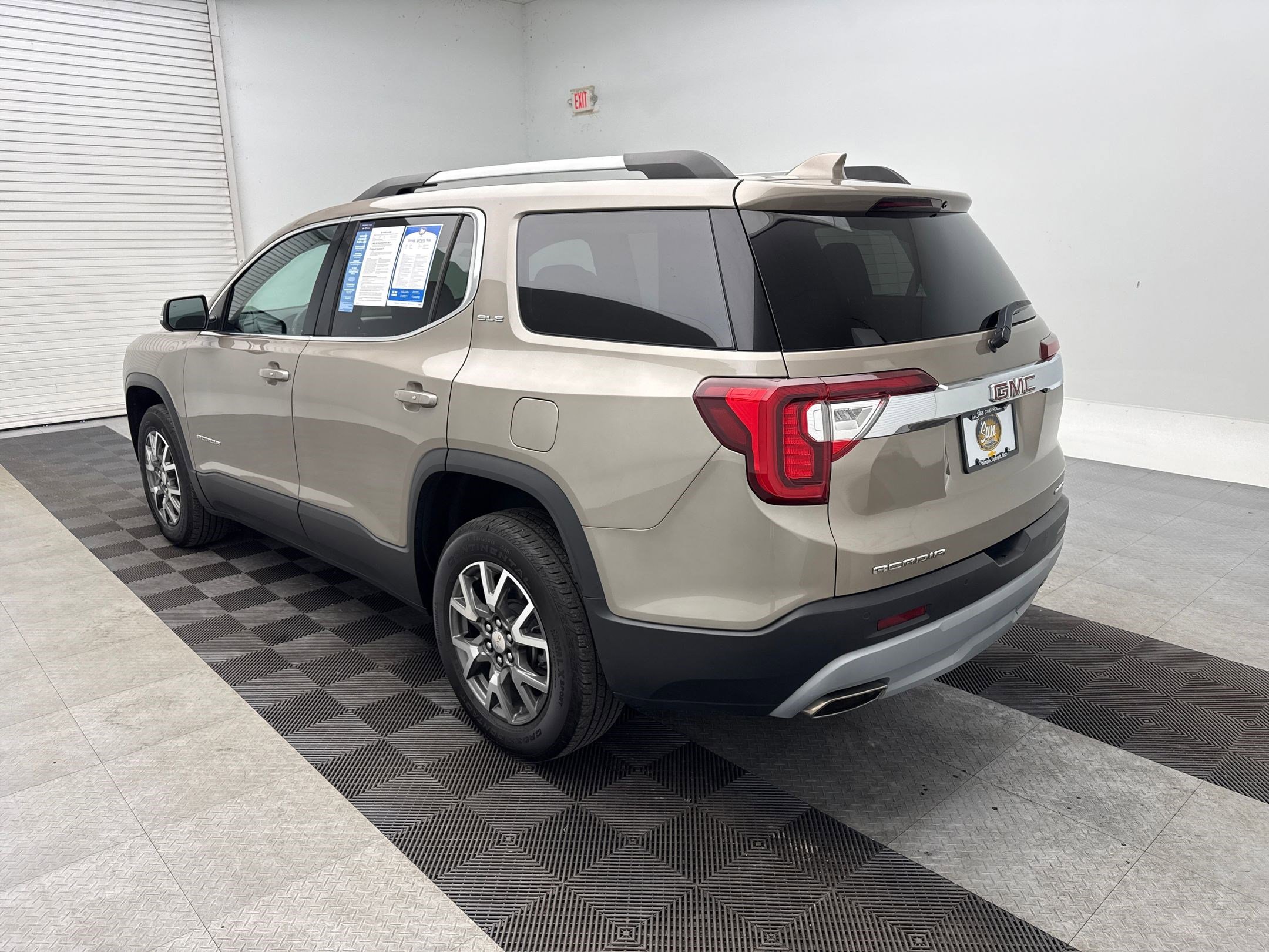 2022 Gmc Acadia SLE photo 3